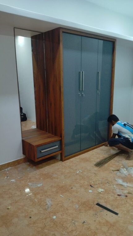 Aluminium Wardrobe